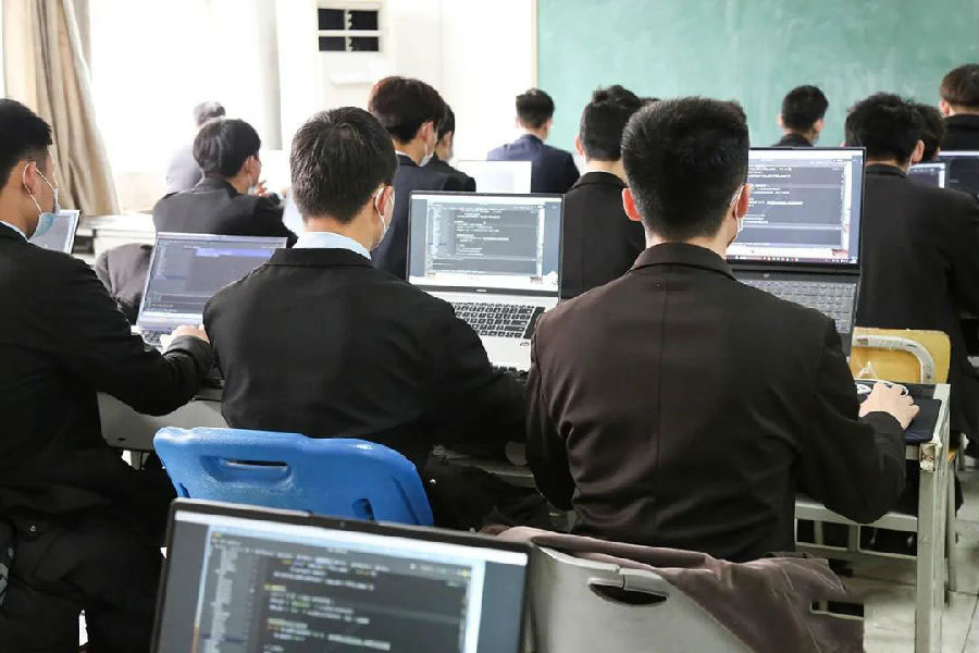 八维教育打造创新数据学习平台为学子职业生涯注入全新的发展动力