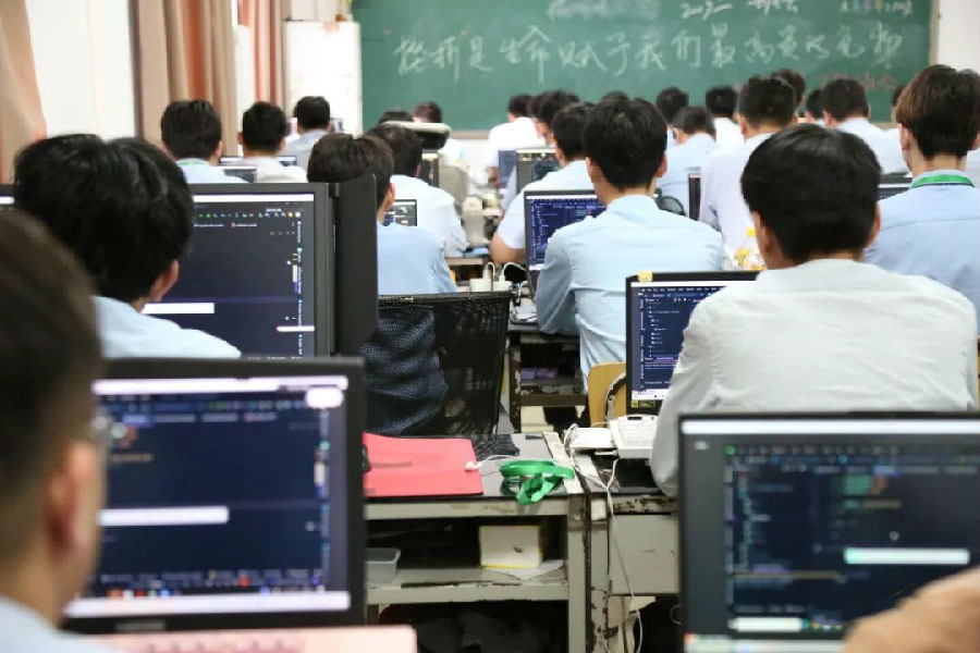 八维学校带你了解物联网的核心技术打造物联网技术新生力量