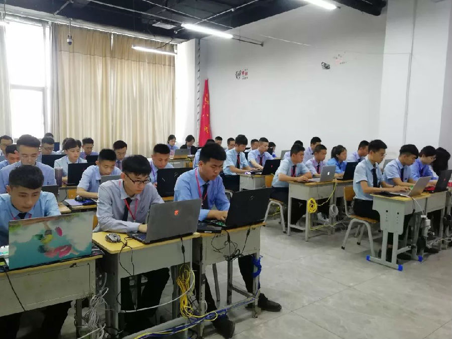 八维学校大数据核心竞争力技术培养具备数据洞察力精英人才