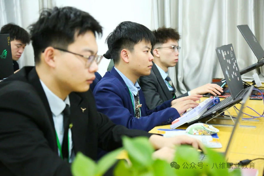 江苏宿迁八维学?？鬉I科技命运之门照亮学子前程的璀璨之路