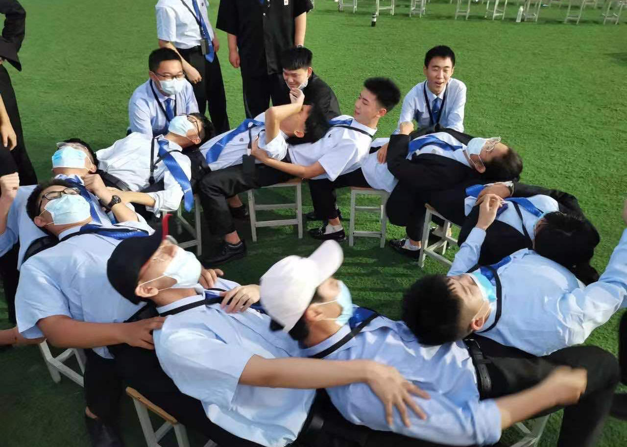 八维职业学校学子校园生活