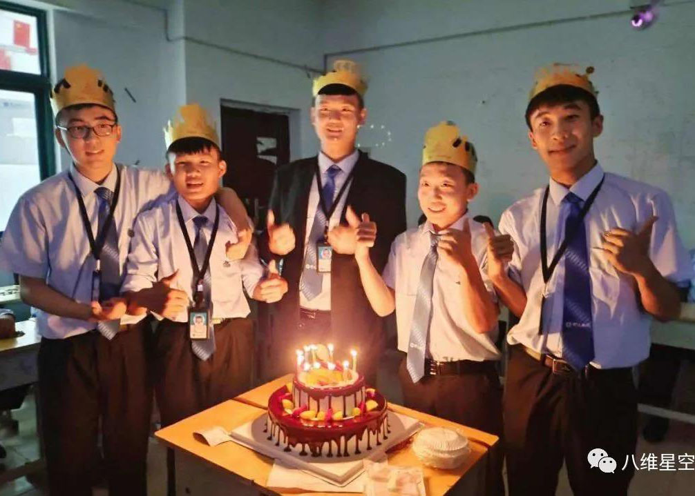 八维职业学校学子校园生活