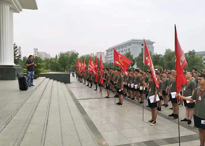 八维培训学校学子校园学习生活
