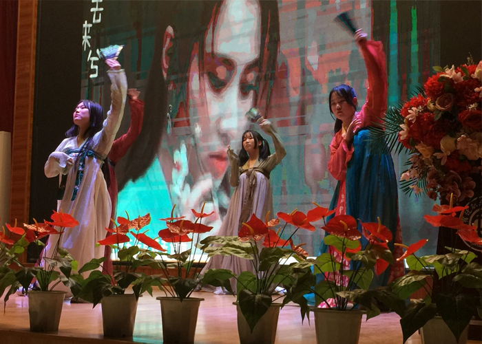八维培训学校学子校园学习生活
