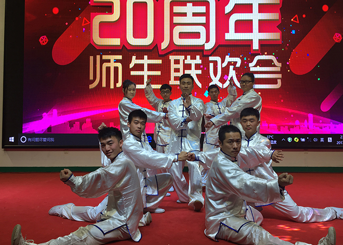 八维培训学校学子校园学习生活