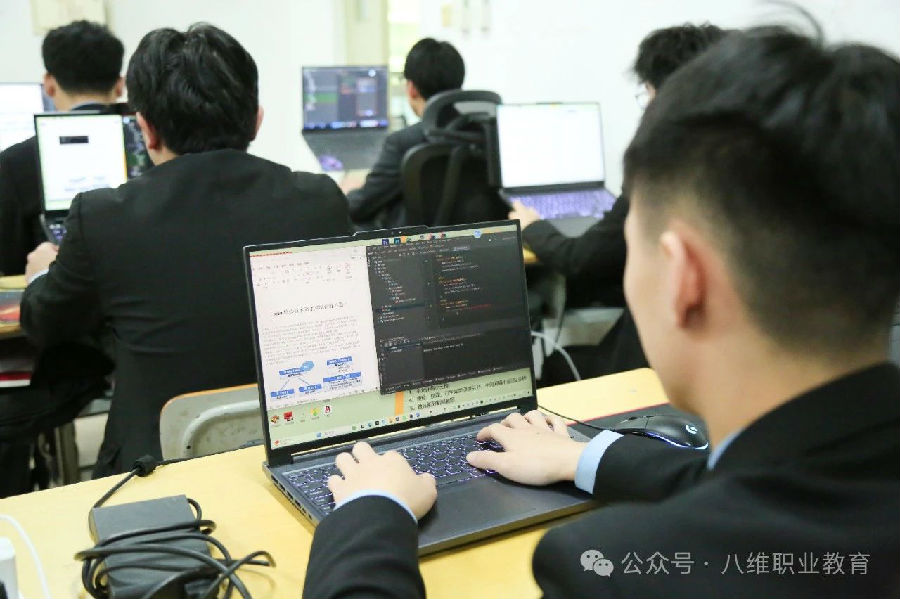 江苏宿迁八维教育：人工智能领域的教育先锋，打造未来科技精英