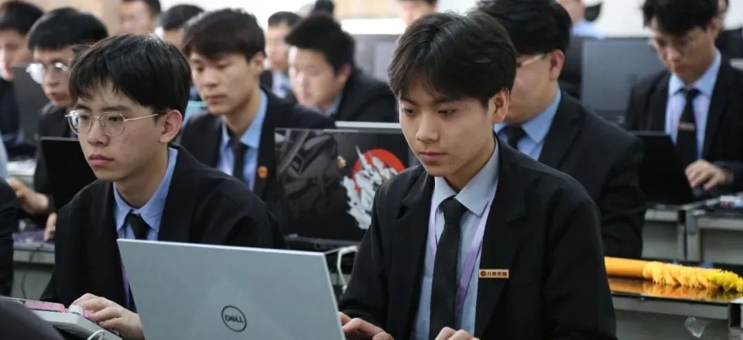 江苏宿迁八维学校：智领科技浪潮，开创未来人工智能专业新篇章！