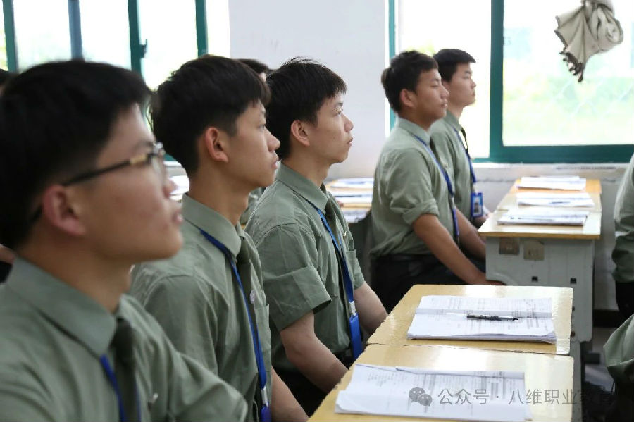 江苏宿迁八维学校：引领未来科技的智慧风暴，打造未来科技精英的摇篮！