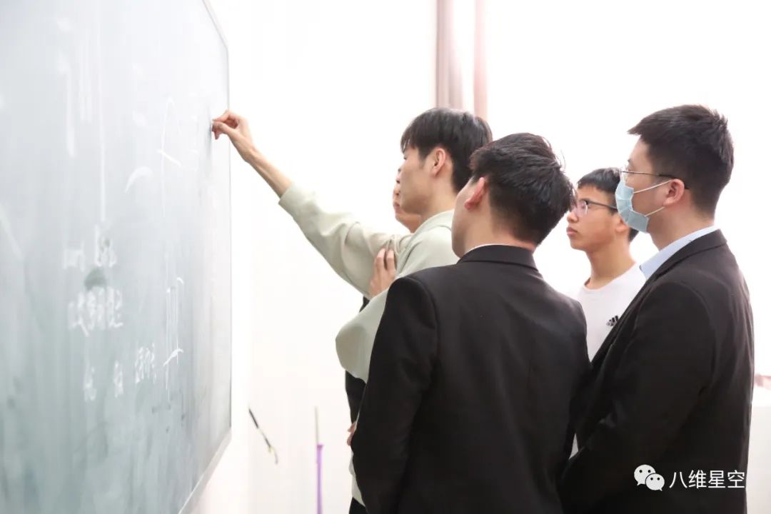 八维职业学校：引领职业教育新风尚，打造顶尖技术人才摇篮！