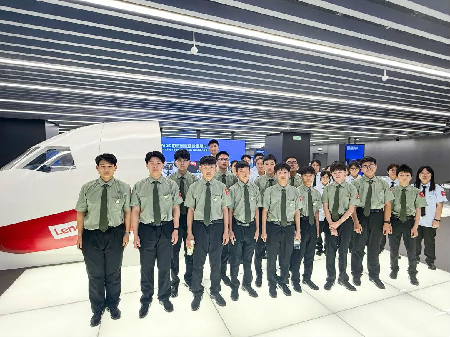 八维职业学校：技能锤炼铸就高质量就业，引领学子迈向高薪未来！