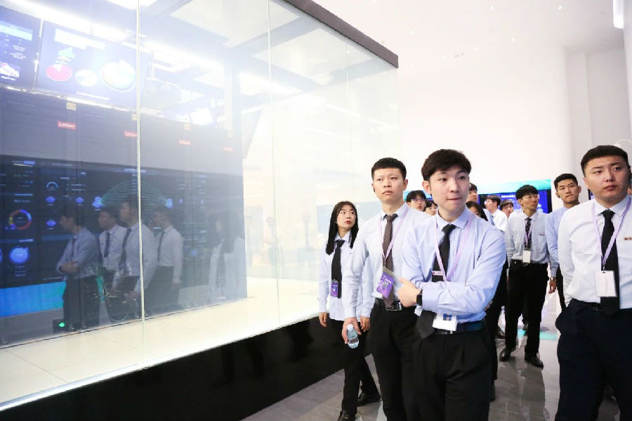 八维职业学校：开启智慧未来新航程，引领科技新时代潮流！