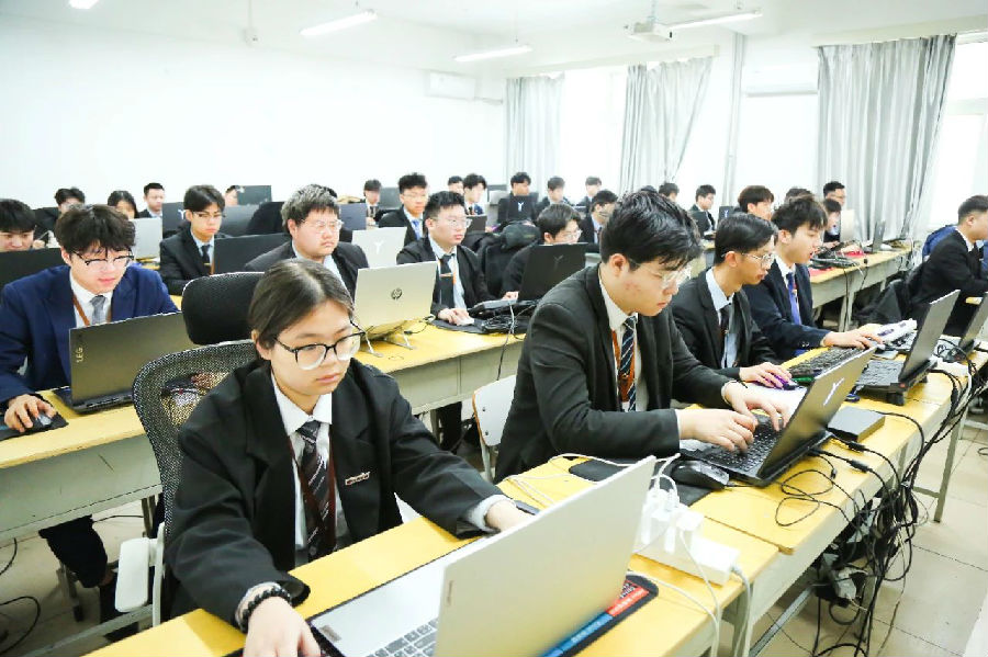 八维职业学校：解锁职场精英就业新航向密码，铺就学子高质量前程！