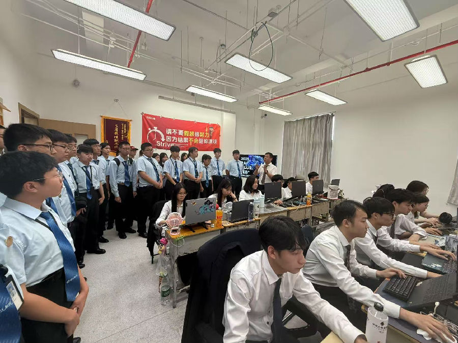 八维职业学校：大数据专业风采绽放，引领科技潮流解锁就业“薪”动力！